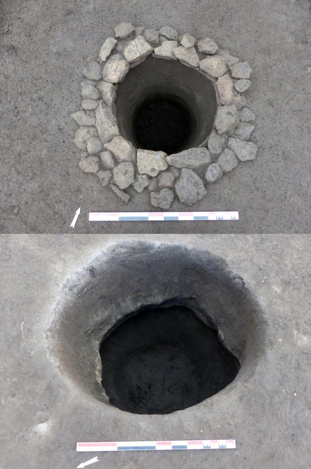 En haut, un puits à margelle de pierres et, en bas, un puits sans aménagement.