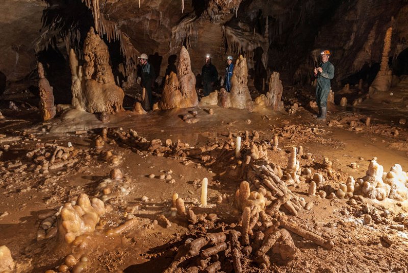 La-structure-de-la-grotte-de-Bruniquel