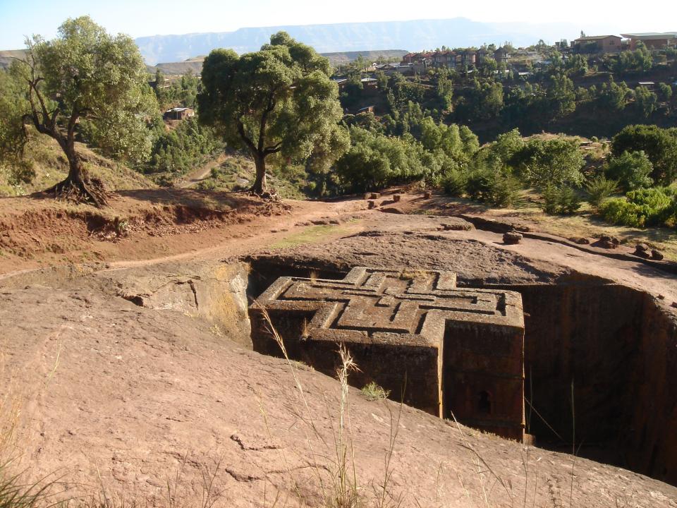 Des églises monolithes taillées dans le basalte