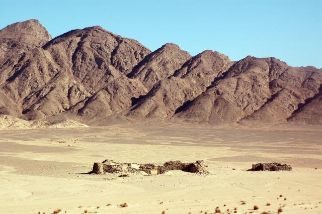 Quand les romains fortifiaient les routes du désert Oriental (Egypte)