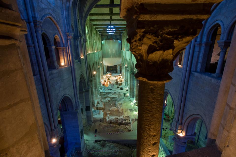 6-7-6 Vue générale de la fouille de la nef de l'église