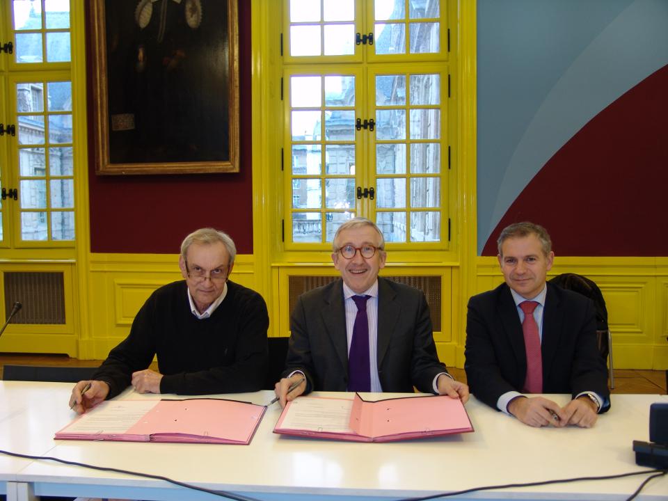 Le CMN et l'Inrap signent une convention-cadre renforçant les synergies entre les deux institutions
