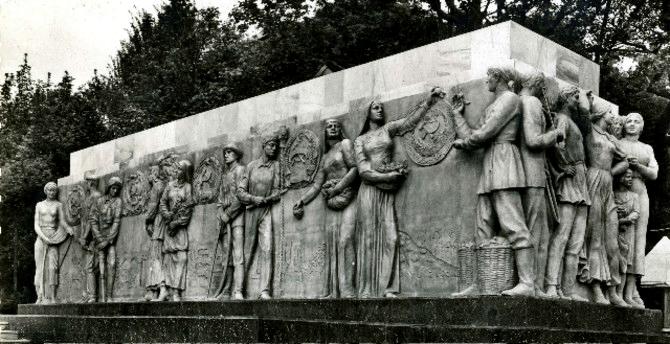 Le pavillon soviétique de l'exposition de 1937