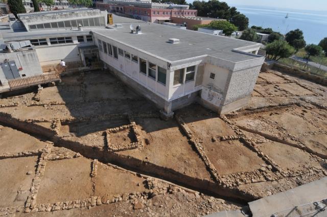 L'antique <i>Maritima Avaticorum</i> et son trésor, découvert sous Martigues