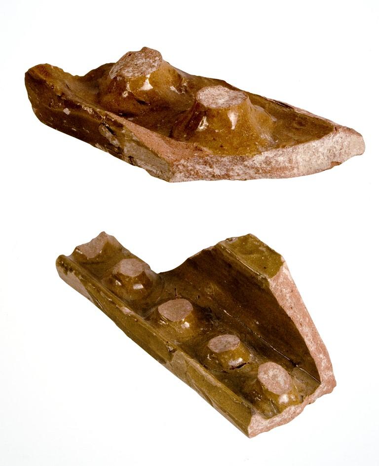 Fragments of Hanukkah lamps from archaeological excavations in the late medieval Jewish quarter of Lorca (Murcia). 9.jpg