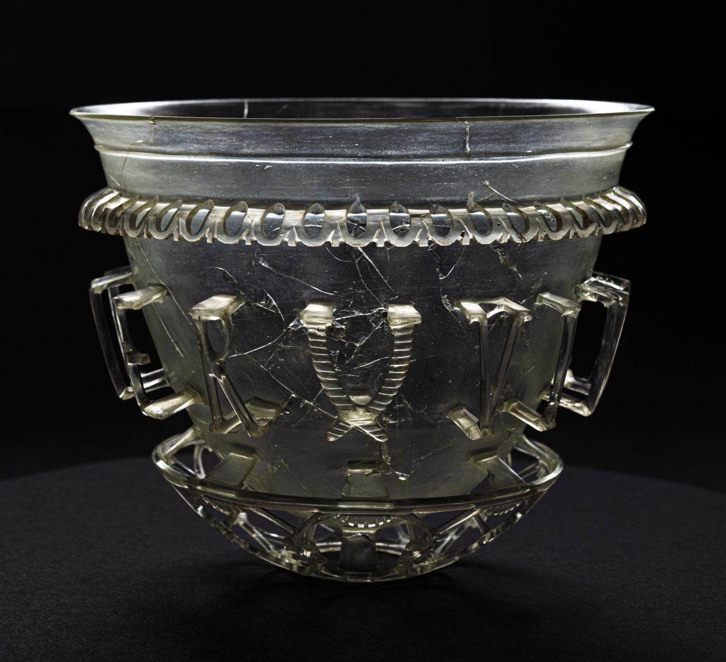 Autun vase 4