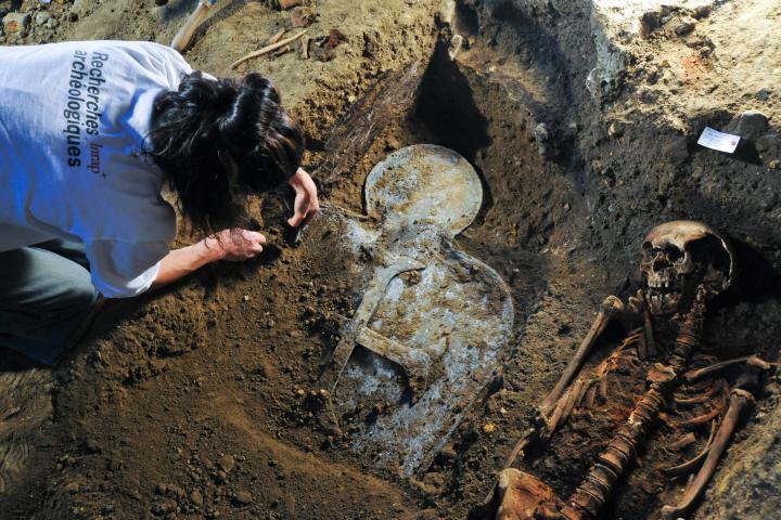 sarcophage en plomb dans le chœur de l’église du couvent des Jacobins