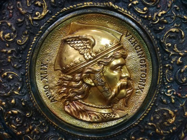 Médaillon de plat (années 1890)