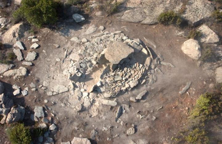 Dolmen d’A Casa di l’Orca, site de Monte Revincu (Haute-Corse)