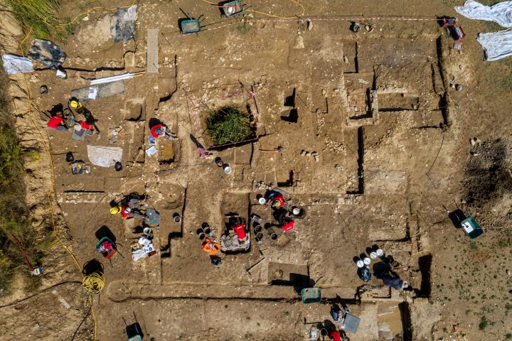 Vue de drone de la nécropole antique de Narbonne Vue de drone de la nécropole antique de Narbonne