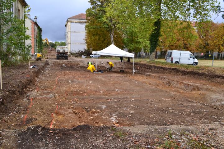 Vue générale du chantier en cours de décapage. Vue générale du chantier en cours de décapage.
