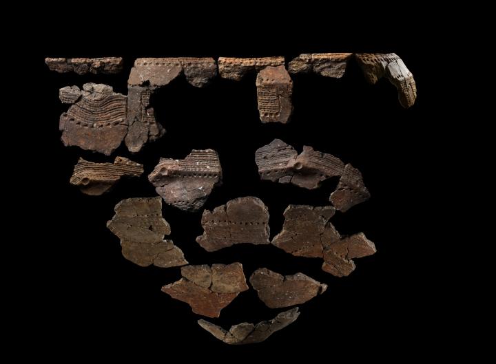 Vase du type de la Hoguette (fin du VIe millénaire) trouvé sur le site d'Alizay