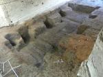 Vue des négatifs des poutraisons pour tenir la machinerie
