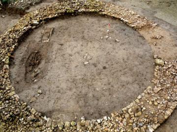 A Romilly-sur-Andelle, le prieuré et le cimetière médiéval exhumés