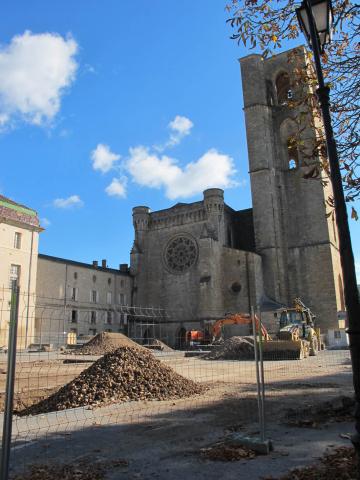 Visite du diagnostic archéologique au pied de la cathédrale de Lodève