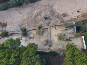 468 Chemin de Faveyrolles, vue zénithale, le secteur nord de la dernière campagne de fouilles, automne 2020, ayant révélé la présence de deux fours à chaux datés probablement de l’époque moderne (datation en cours).