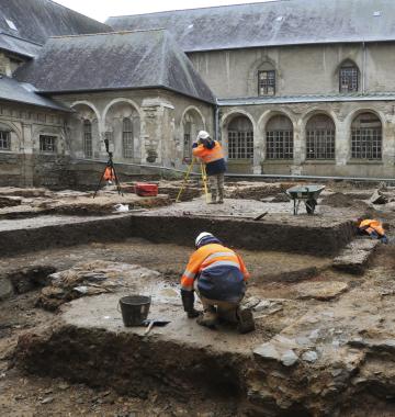 Fouille archéologique du couvent des Jacobins : journées « portes ouvertes », samedi 28  et dimanche 29 avril 2012, 10h-18h, entrée libre