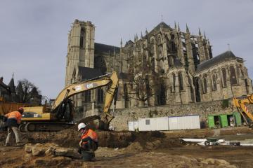 Vestiges médiévaux sous la place du Jet d'eau au Mans