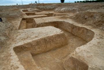 Belloy-en-France (95) : Archéologie de la Grande Guerre. Visite d'une tranchée 14-18