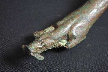 L'anse zoomorphe de l'authepsa.