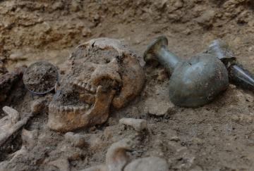 Le verre en contexte archéologique sur le site d'Evrecy