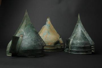Les casques de Bernières d'Ailly (Calvados), Bronze final Les casques de Bernières d'Ailly (Calvados), Bronze final