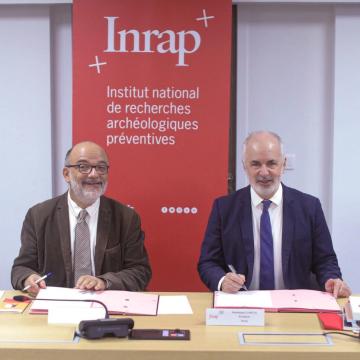 Franck Collard, président de Association des Professeurs d'Histoire et de Géographie (APHG), et Dominique Garcia, président de l'Inrap