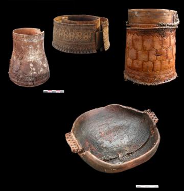 Exemples de pots en bois ou en écorces de bouleau (Iakoutie)
