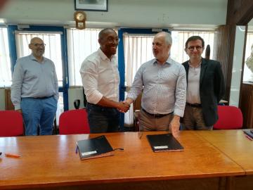 François Ringuet, maire de la Ville de Kourou, Dominique Garcia, président de l’Inrap et Daniel Guérin, directeur général de l’Inrap
