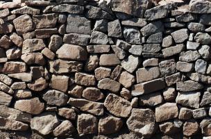 Les fortifications de l'Oppidum de Gergovie - Parement du rempart gaulois