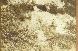Le Trou de la Mère Clochette à Rochefort-sur-Nenon, cliché J. Feuvrier, 1909.  