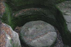 Massif de la Serre - Les carrières d'extraction de meules d'Offlanges