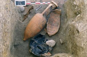Vue du fond d’un des puits présent sur le site (puits PT63). 