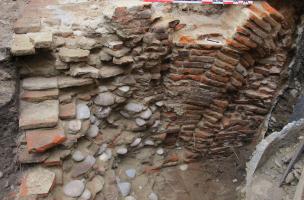 Détail des fondations du « Logis de l'Écu » bâti entre 1538 et 1541.