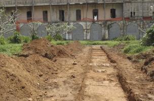Fouille archéologique dans l'ancien hôpital Jean-Martial à Cayenne