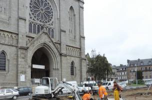 Le cimetière et l'église modernes de la paroisse Saint-Germain à Flers (Orne)