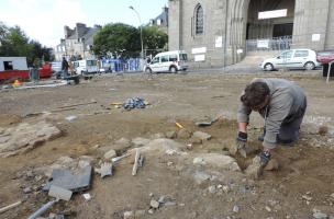 Le cimetière et l'église modernes de la paroisse Saint-Germain à Flers (Orne)