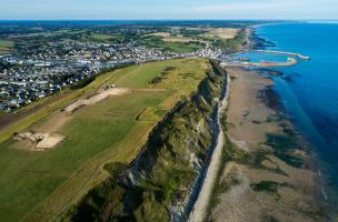 Le dépôt de l’âge du Bronze et les légionnaires romains du Mont Castel 