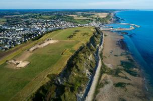 Le dépôt de l’âge du Bronze et les légionnaires romains du Mont Castel 