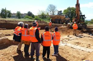 Visuel_foyer_des_oliviers-visite_fouille_maubec_montelimar_avril_2016-christel_fraisse_.jpg