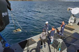 Mise à l’eau du ROV Perséo-GTV (Copetech-SM) pour le diagnostic du parc éolien de Groix-Belle-Île.