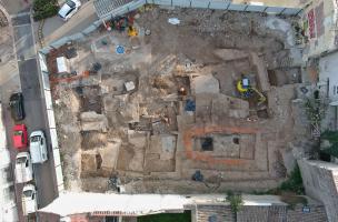 Vue aérienne d'un quartier de l'antique Nemausus mis au jour à Nîmes (Gard), en 2023.  