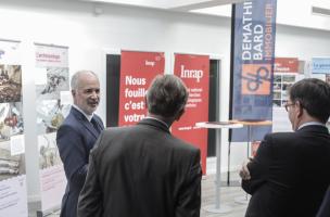 Dominique Garcia, président de l'Inrap, Philippe Jung, membre du Comité Exécutif et directeur général de Demathieu Bard Immobilier, et Daniel Guérin, directeur général de l'Inrap