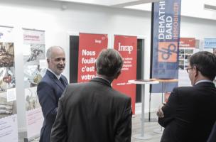 Dominique Garcia, président de l'Inrap, Philippe Jung, membre du Comité Exécutif et directeur général de Demathieu Bard Immobilier, et Daniel Guérin, directeur général de l'Inrap