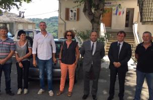 Vescovato, photo de groupe devant la mairie