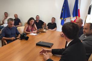 Vescovato, signature du bail en présence des journalistes