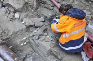 Vue de la fouille préventive en cours sur la Grande Rue au Mont-Saint-Michel 2
