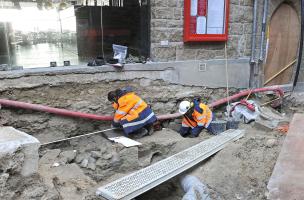Vue de la fouille préventive en cours sur la Grande Rue au Mont-Saint-Michel 3