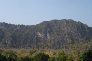 Panorama de la chaîne calcaire du Doi Pha Kan