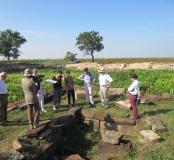 Aurélie Filippetti sur le chantier archéologique de l'Inrap, à Siem Reap, Cambodge